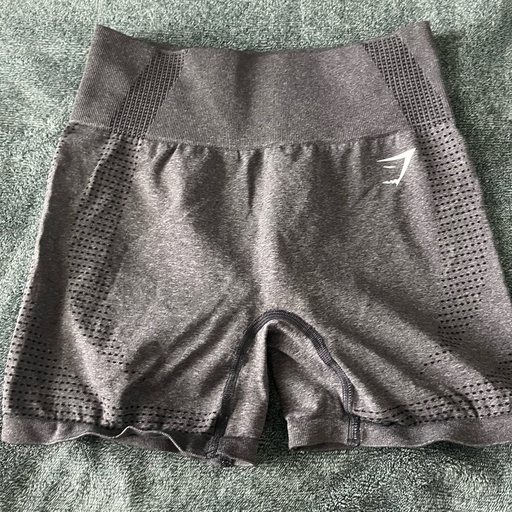gymshark vital seamless 2.0 shorts in charcoal, size medium